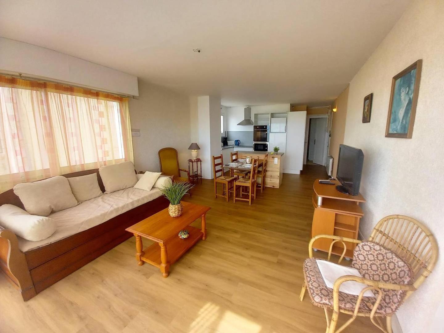 Royan - Vue Mer Pour Cet Appartement Face A La Plage - Grande Conche Exterior photo