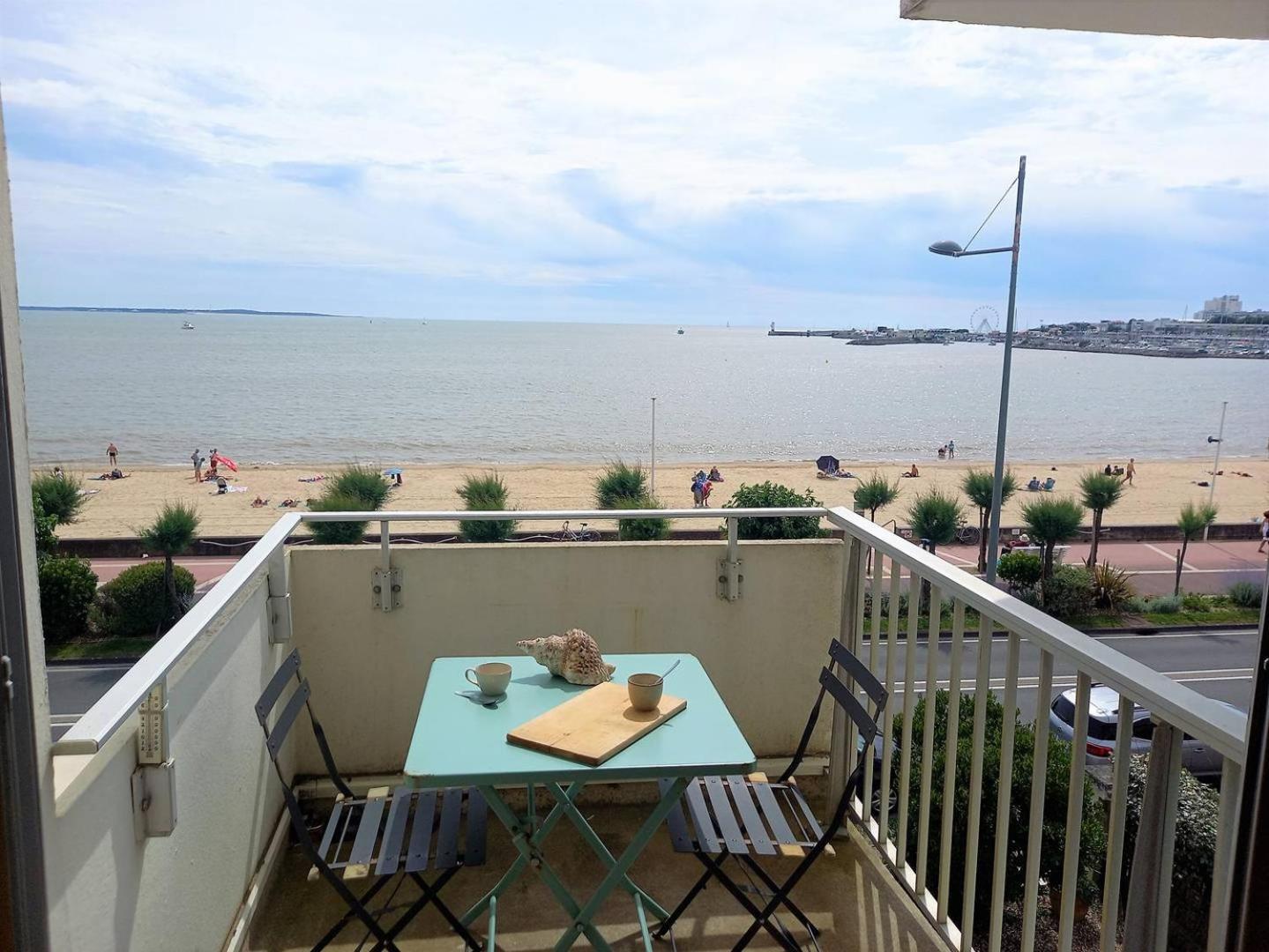 Royan - Vue Mer Pour Cet Appartement Face A La Plage - Grande Conche Exterior photo